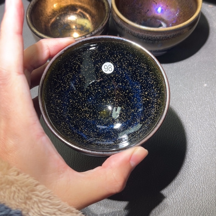 茶盏好想和她谈一下心了