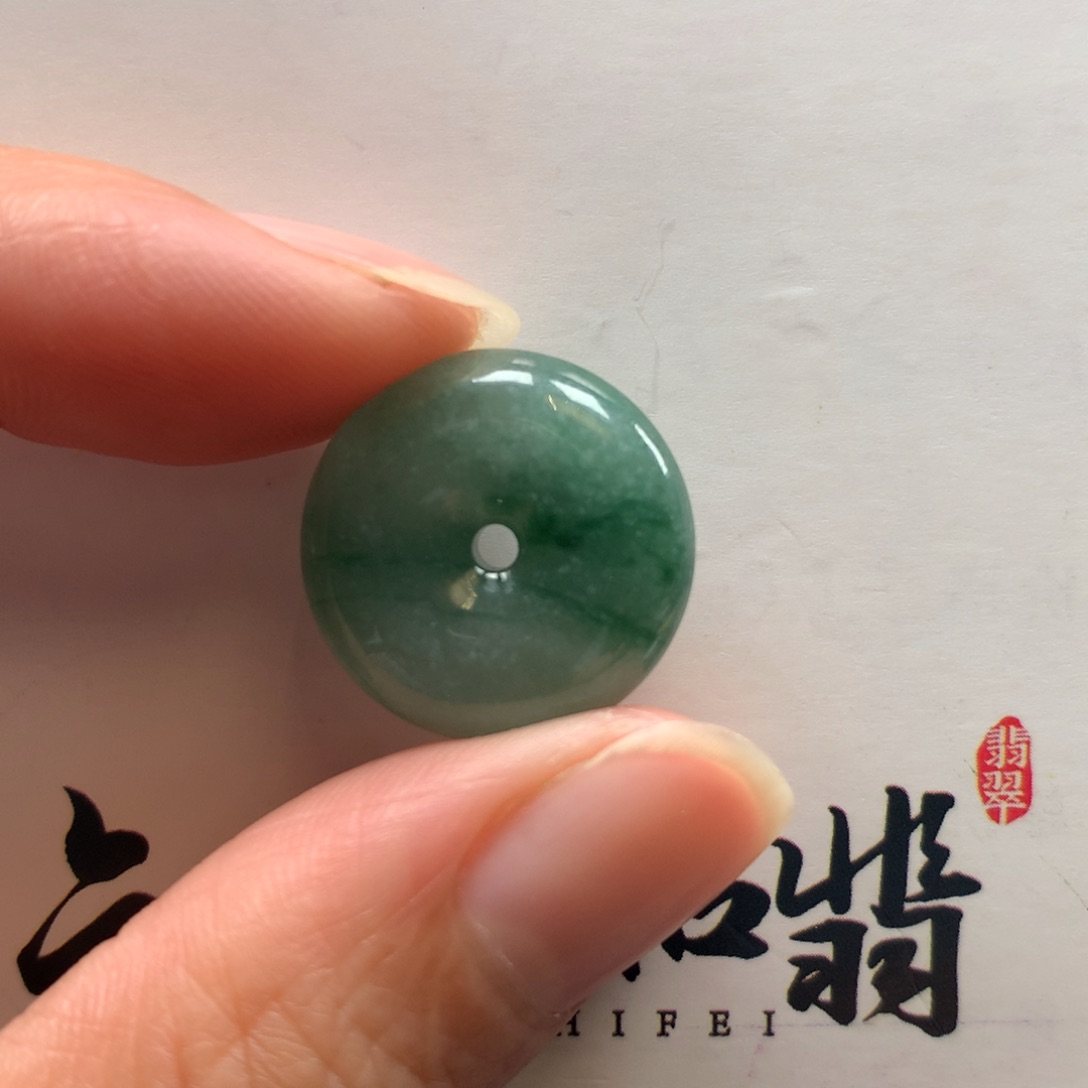 翡翠颈饰未镶嵌19平安扣