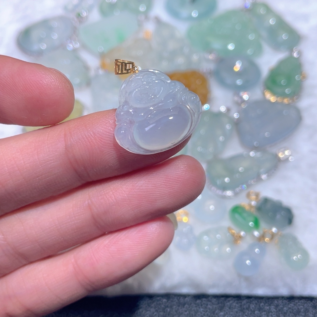 翡翠18K金镶嵌颈饰翡翠