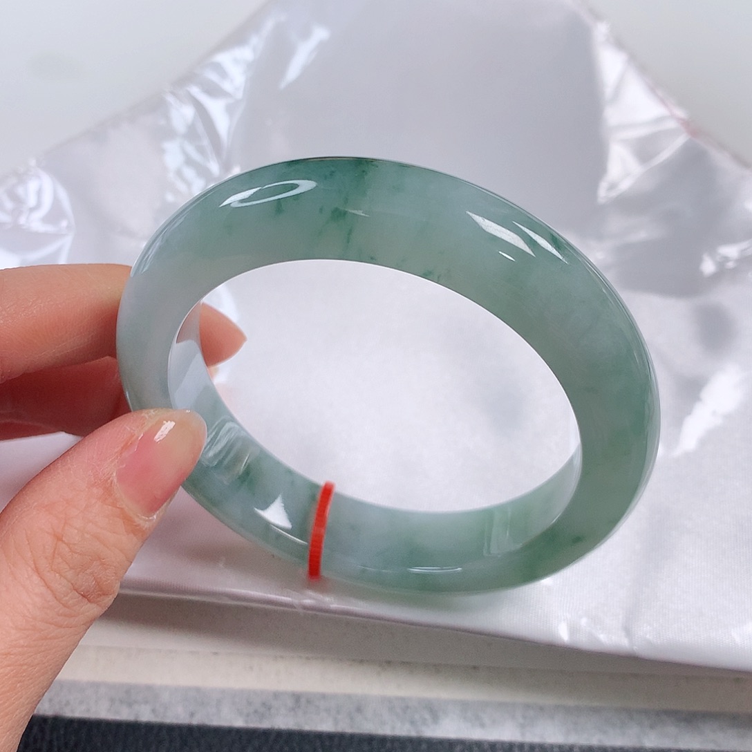 翡翠手镯未镶嵌 正圈①①⑧