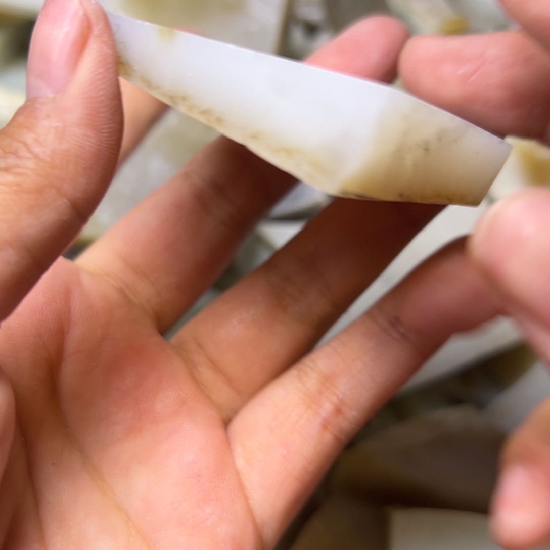 和田玉未镶嵌项链