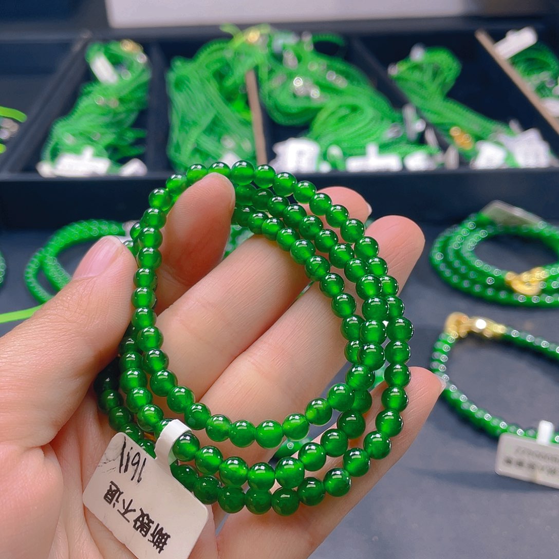 翡翠未镶嵌颈饰卡5