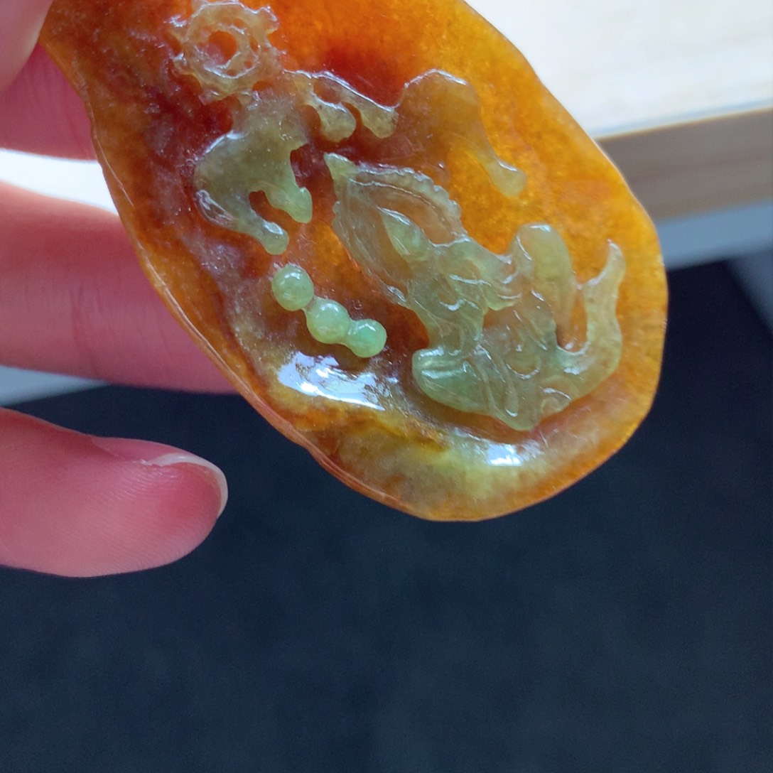 翡翠颈饰未镶嵌吊坠