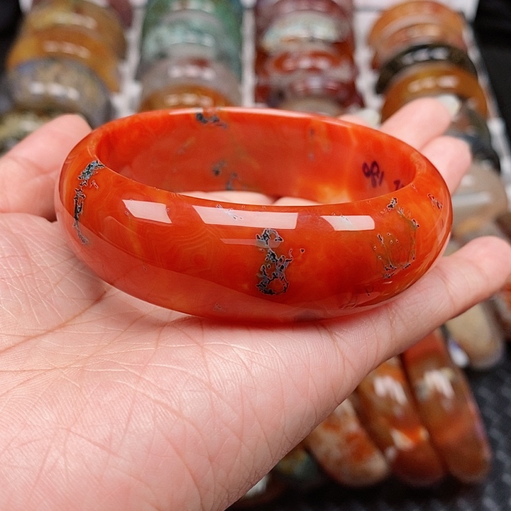 玛瑙/玉髓手镯未镶嵌我**朵