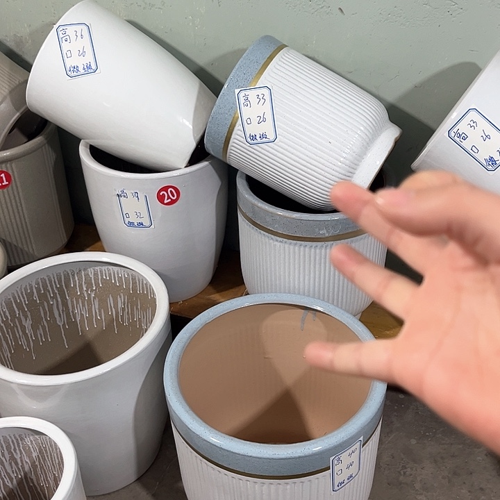 红陶陶瓷花盆磨人微瑕