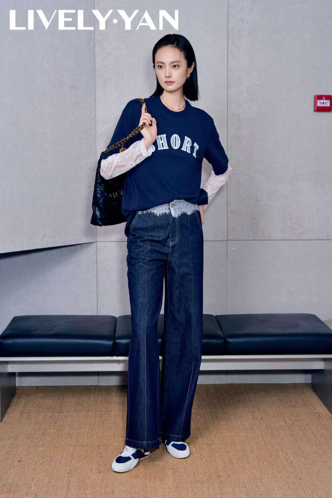 长袖宽松型少女风蕾丝T恤