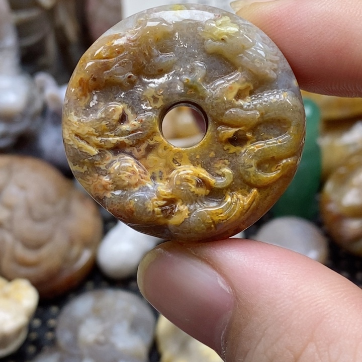 硅化珊瑚（珊瑚玉）颈饰未镶嵌小吊坠