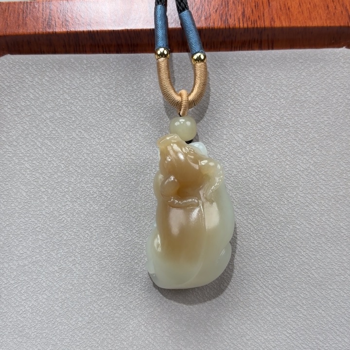 ****ヾ和田玉未镶嵌颈饰