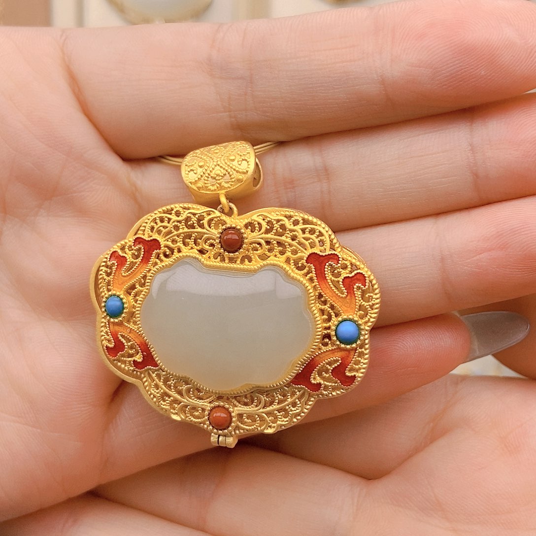 和田玉银S925镀金镶嵌颈饰