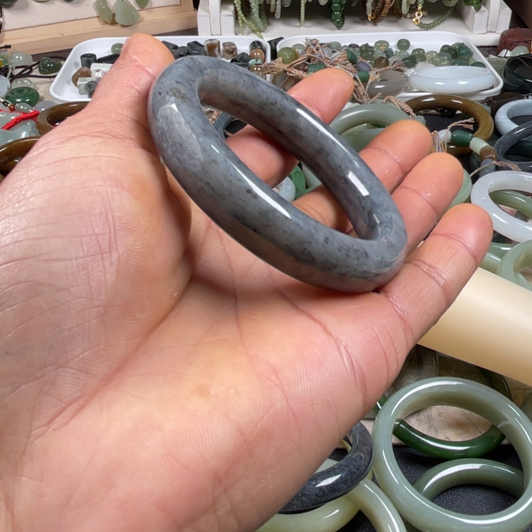 可***冰和田玉（子料）未镶嵌手镯