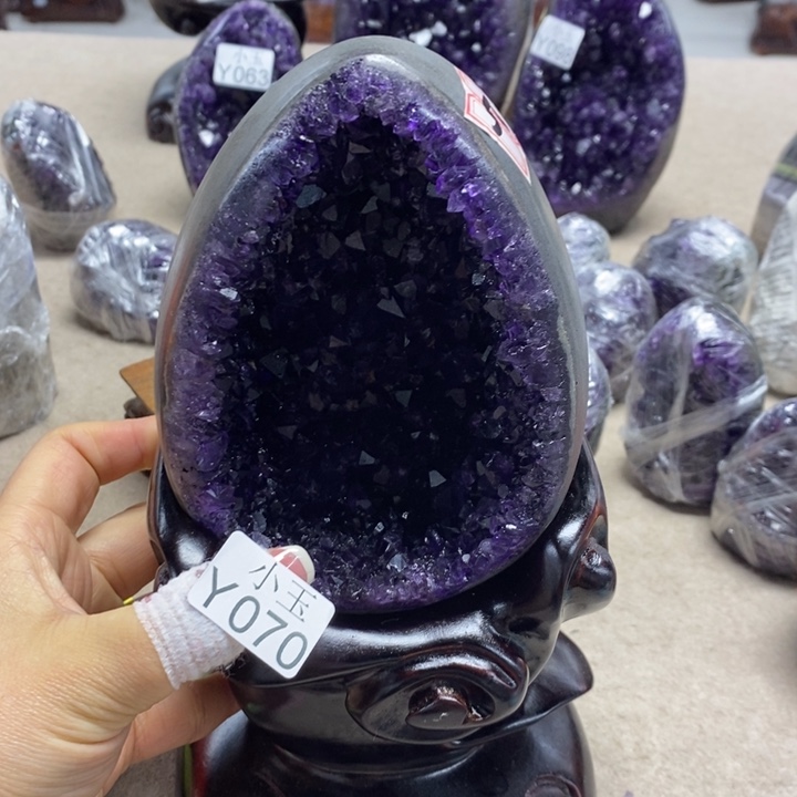 성***과大型摆件（非配饰）未镶嵌水晶摆件