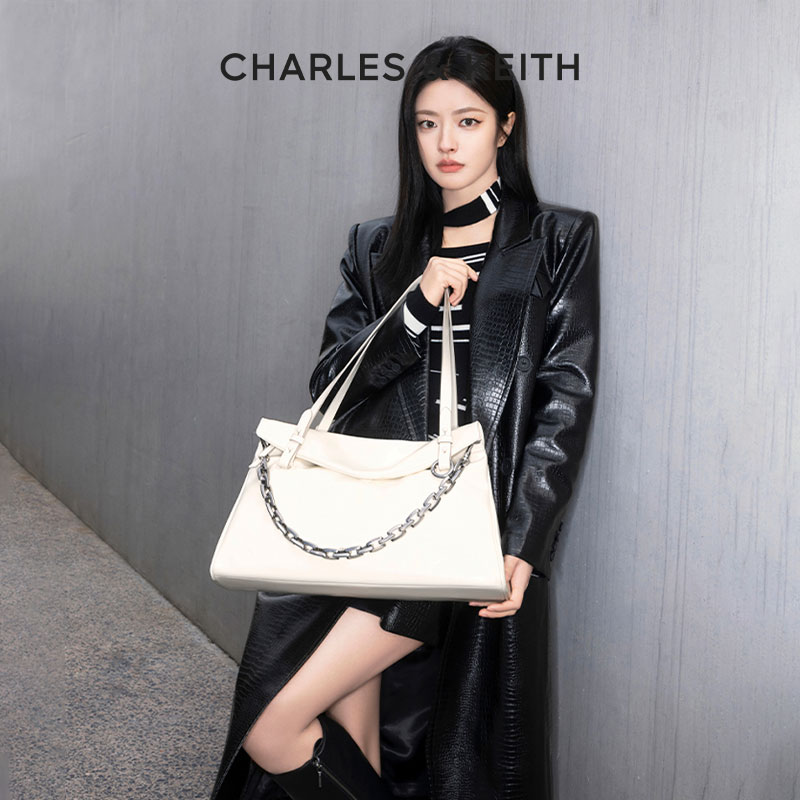 CHARLES & KEITH【流光风】25新品粗链条吊环单肩腋下包女30160223