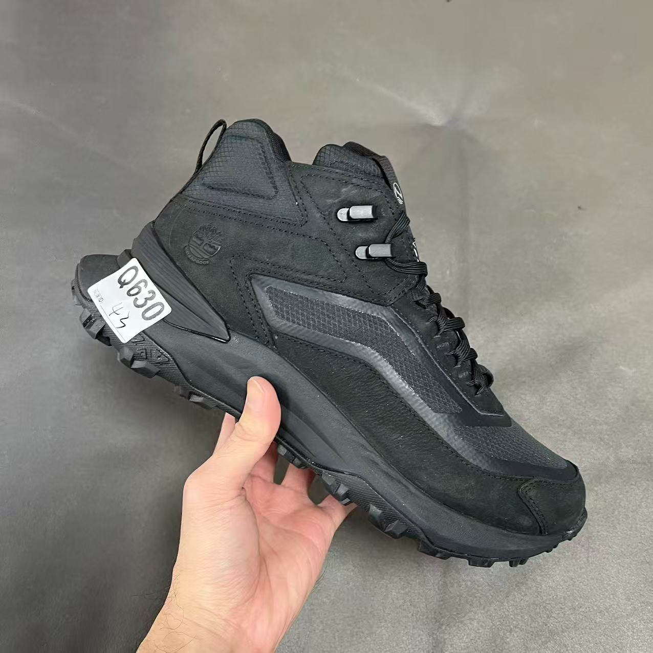 高帮徒步鞋户外轻便耐磨防滑运动鞋 Q630( 无原盒 