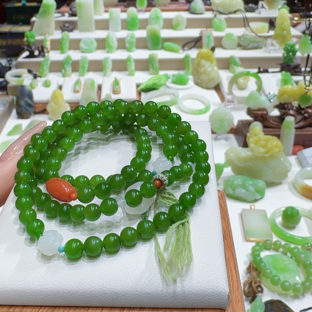 和田玉（碧玉）未镶嵌颈饰碧玉108