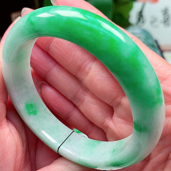 翡翠未镶嵌手镯天然翡翠手镯