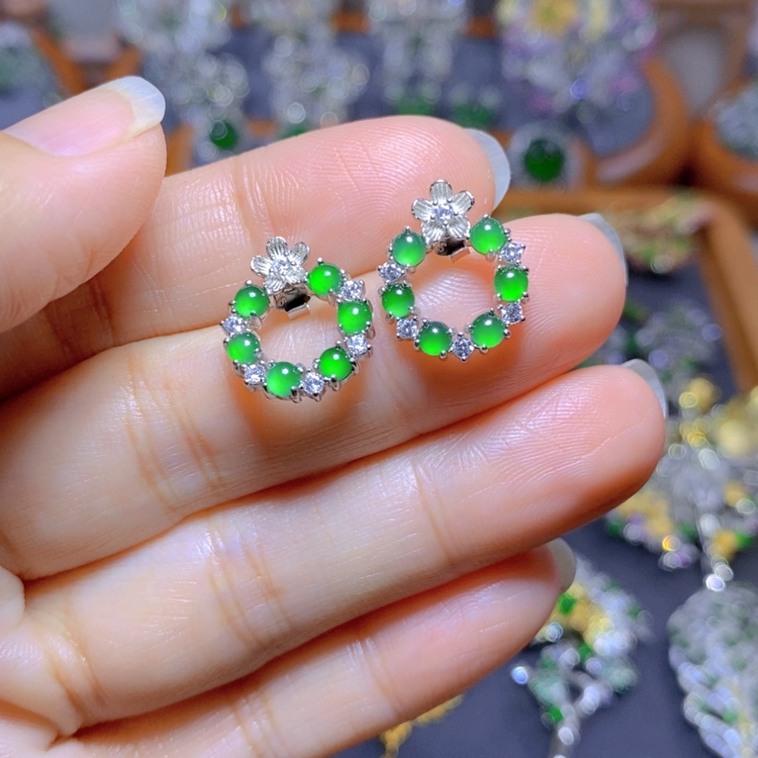 翡翠颈饰银S925镶嵌天然翡翠