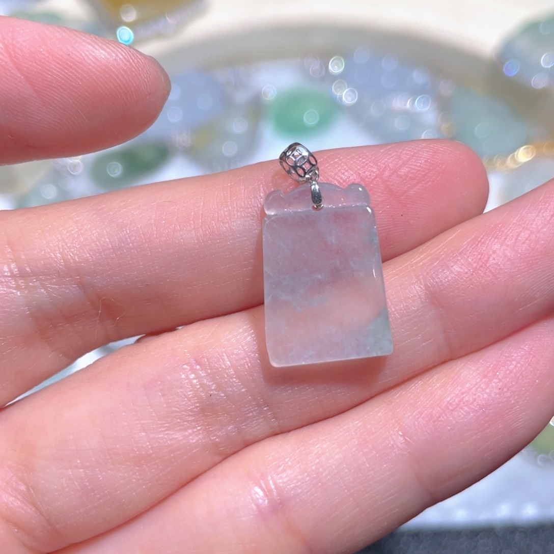 翡翠颈饰18K金镶嵌翡翠