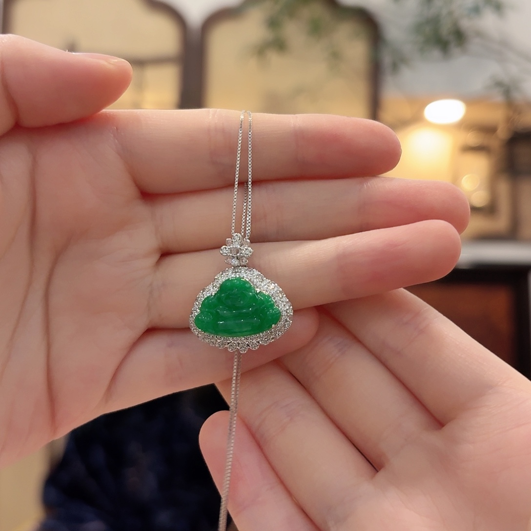 翡翠18K金镶嵌吊坠(赠链)