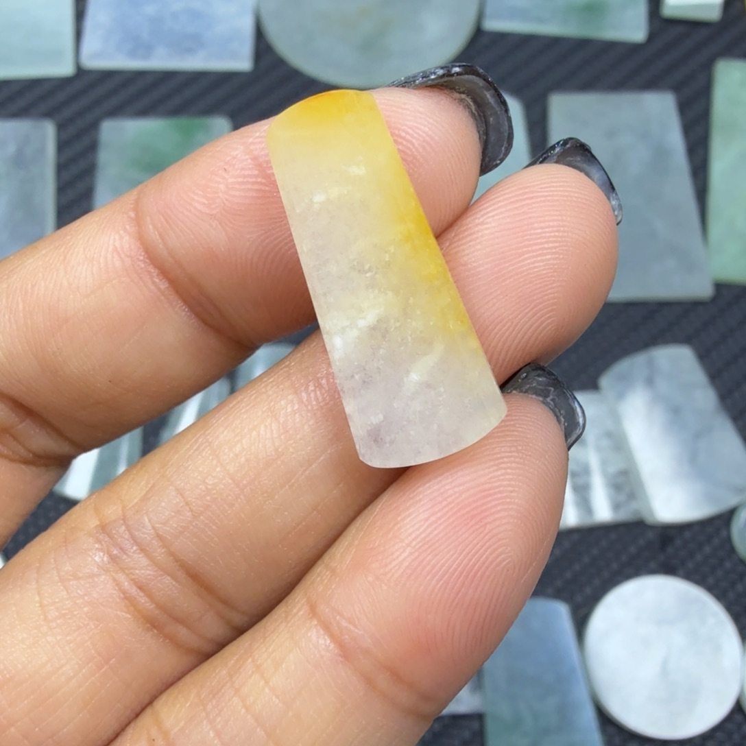 翡翠颈饰未镶嵌天然缅甸a货翡翠