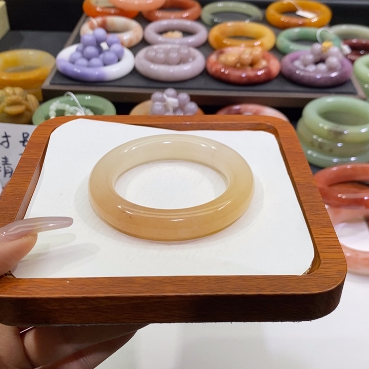 石英质玉未镶嵌手镯53加