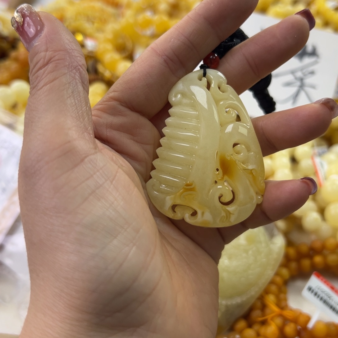 琥珀珠宝奇石未镶嵌