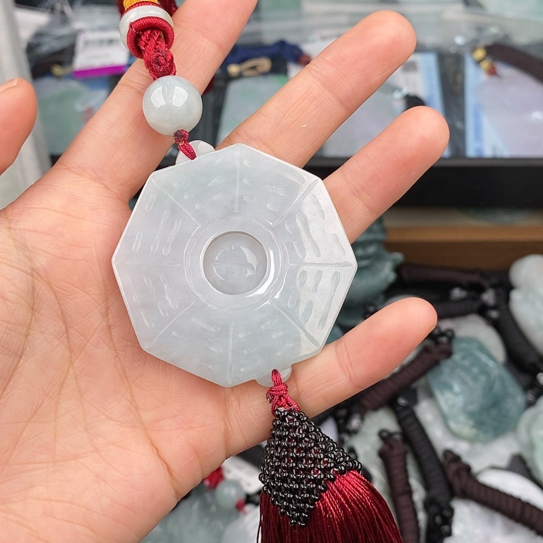 翡翠颈饰未镶嵌一