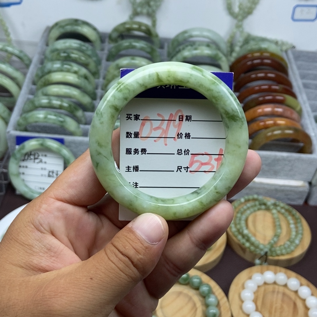 未镶嵌蛇纹石玉手镯