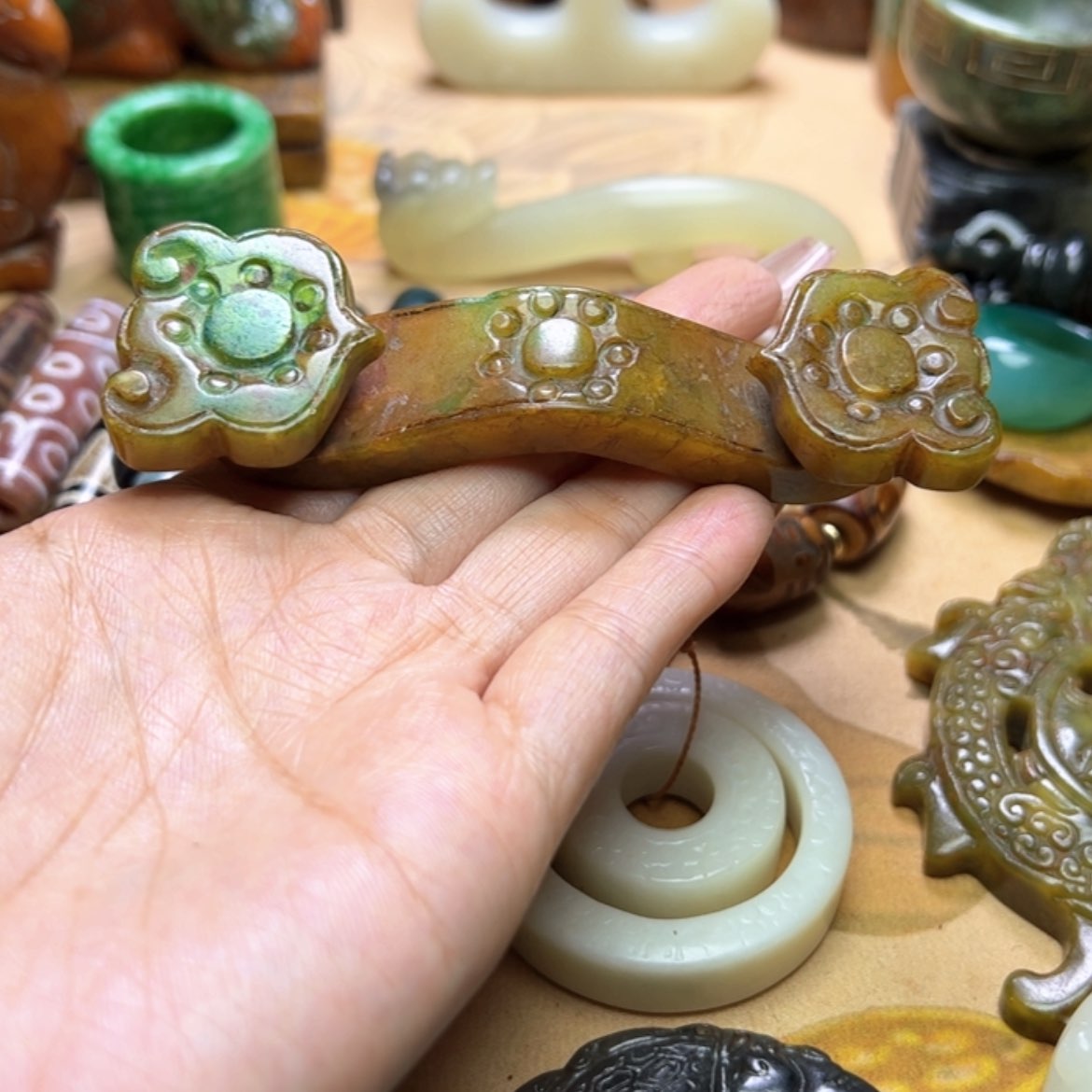 【闪购商品】蛇纹石玉颈饰未镶嵌