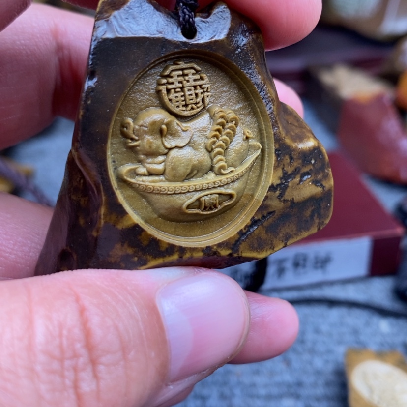 【闪购商品】原石雕刻手把件