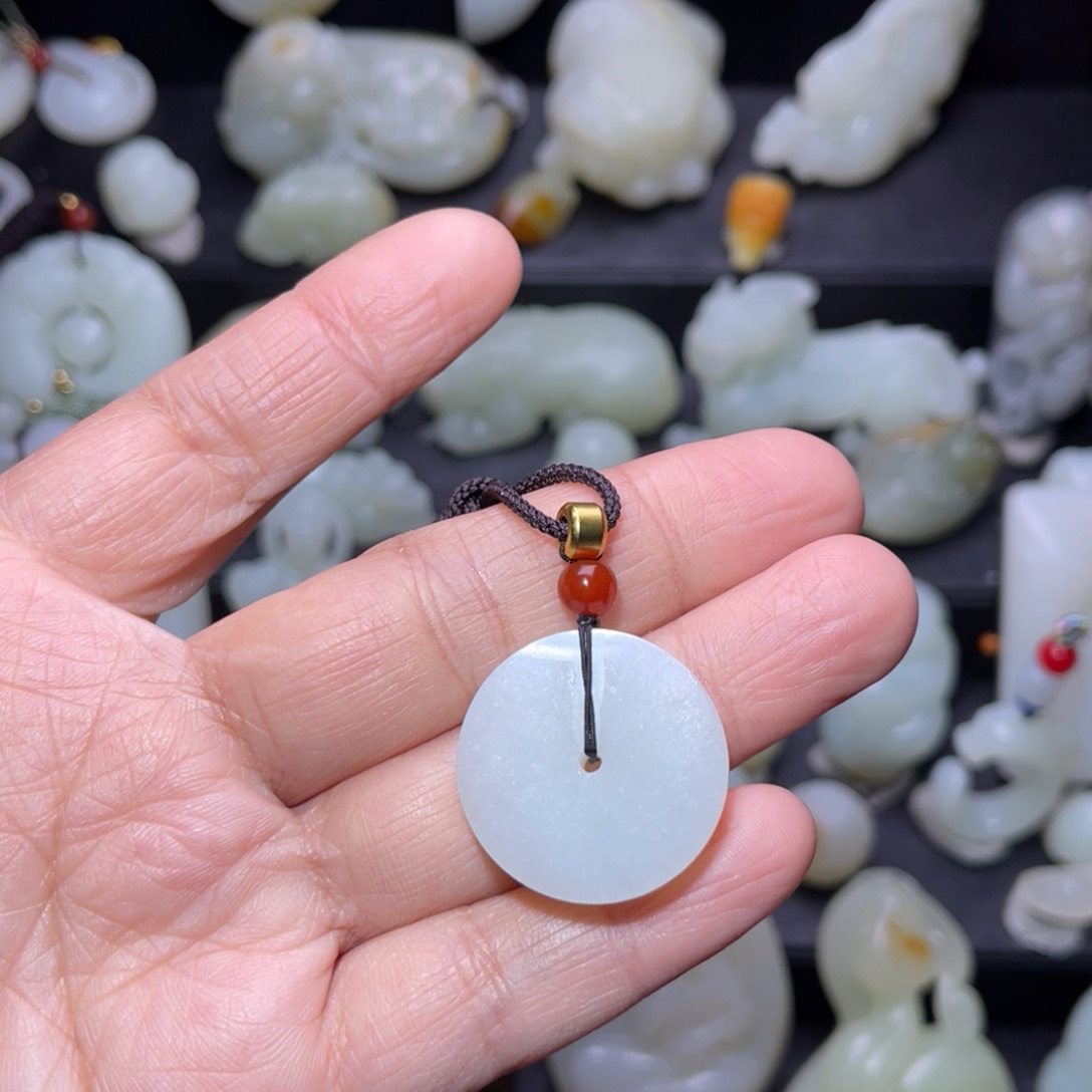 和田玉颈饰未镶嵌