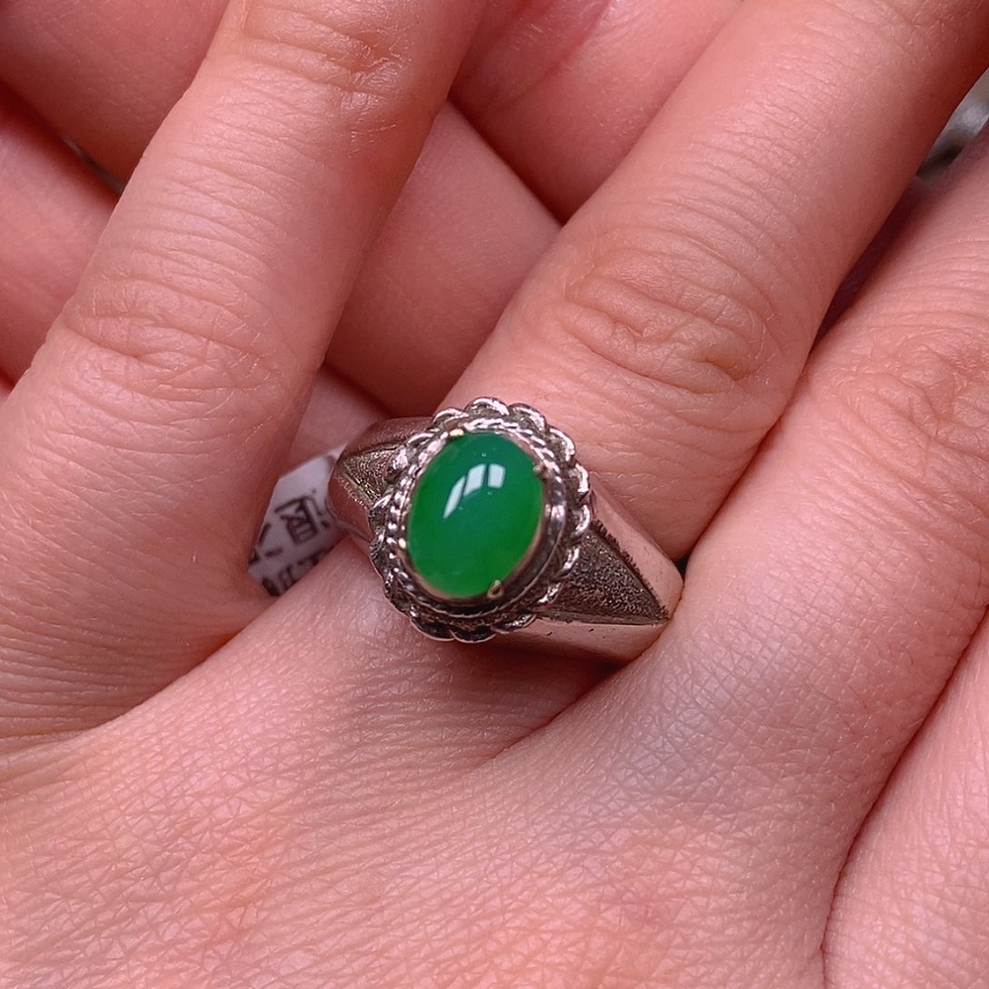 翡翠戒指未镶嵌翡翠蛋面