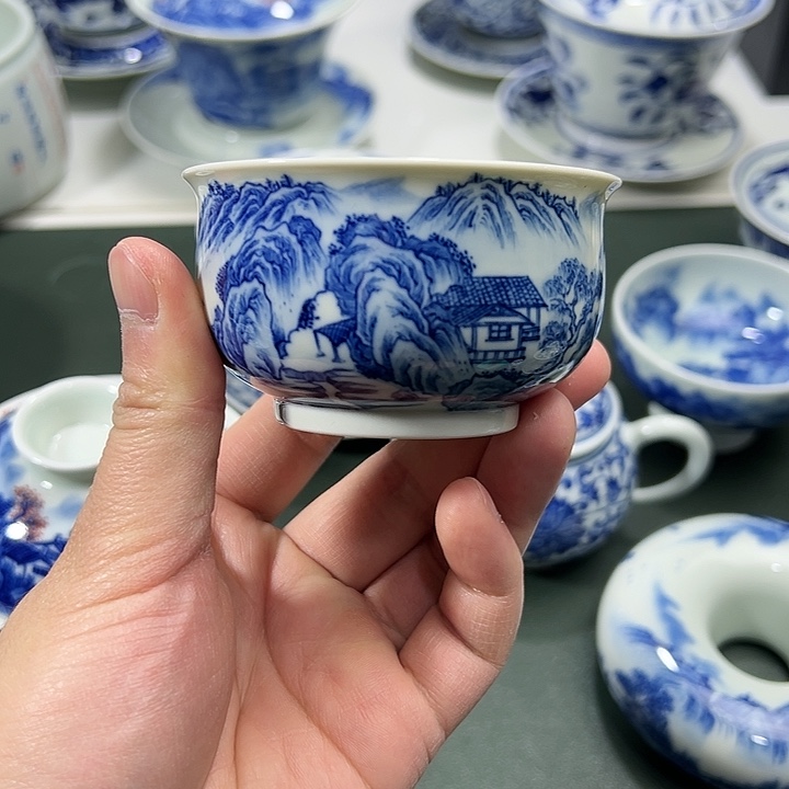微瑕柴窑工笔山水薄胎炉式杯