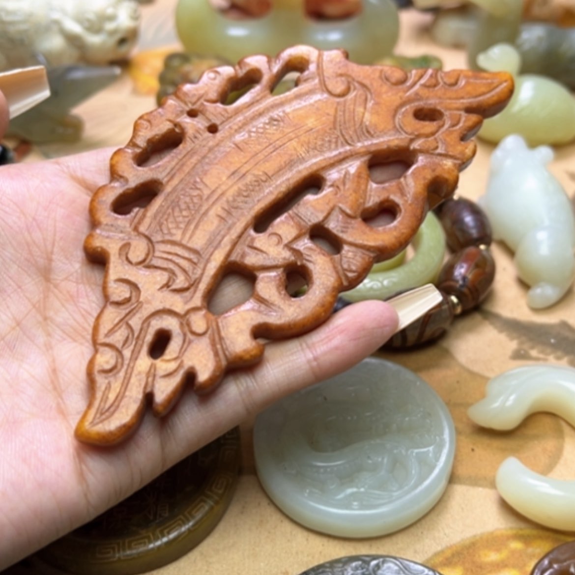 【闪购商品】蛇纹石玉颈饰未镶嵌