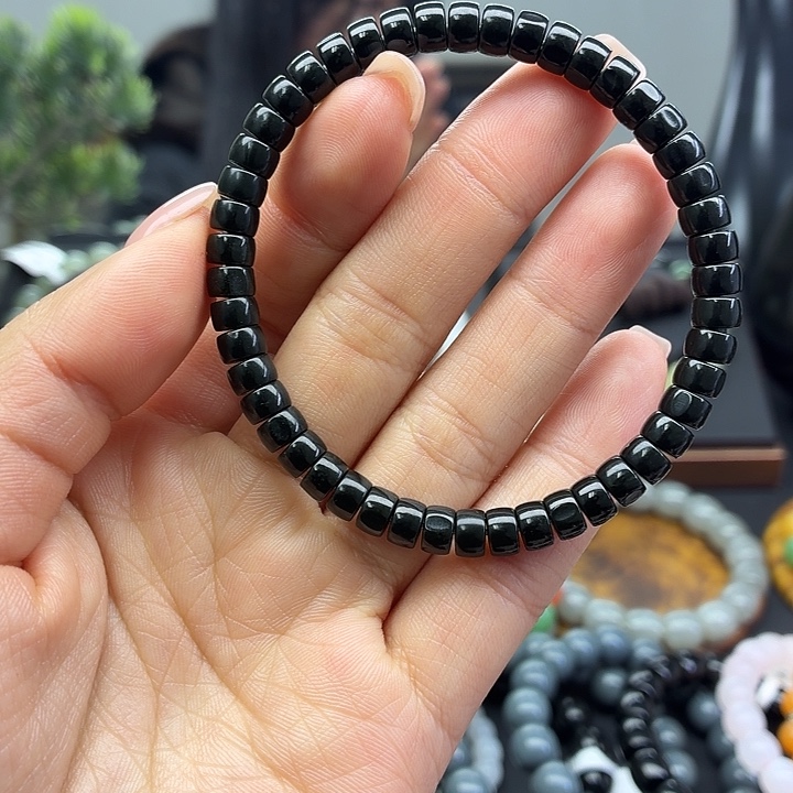 和田玉未镶嵌手串