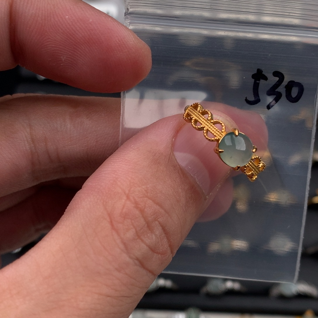 阿***钱翡翠未镶嵌戒圈530