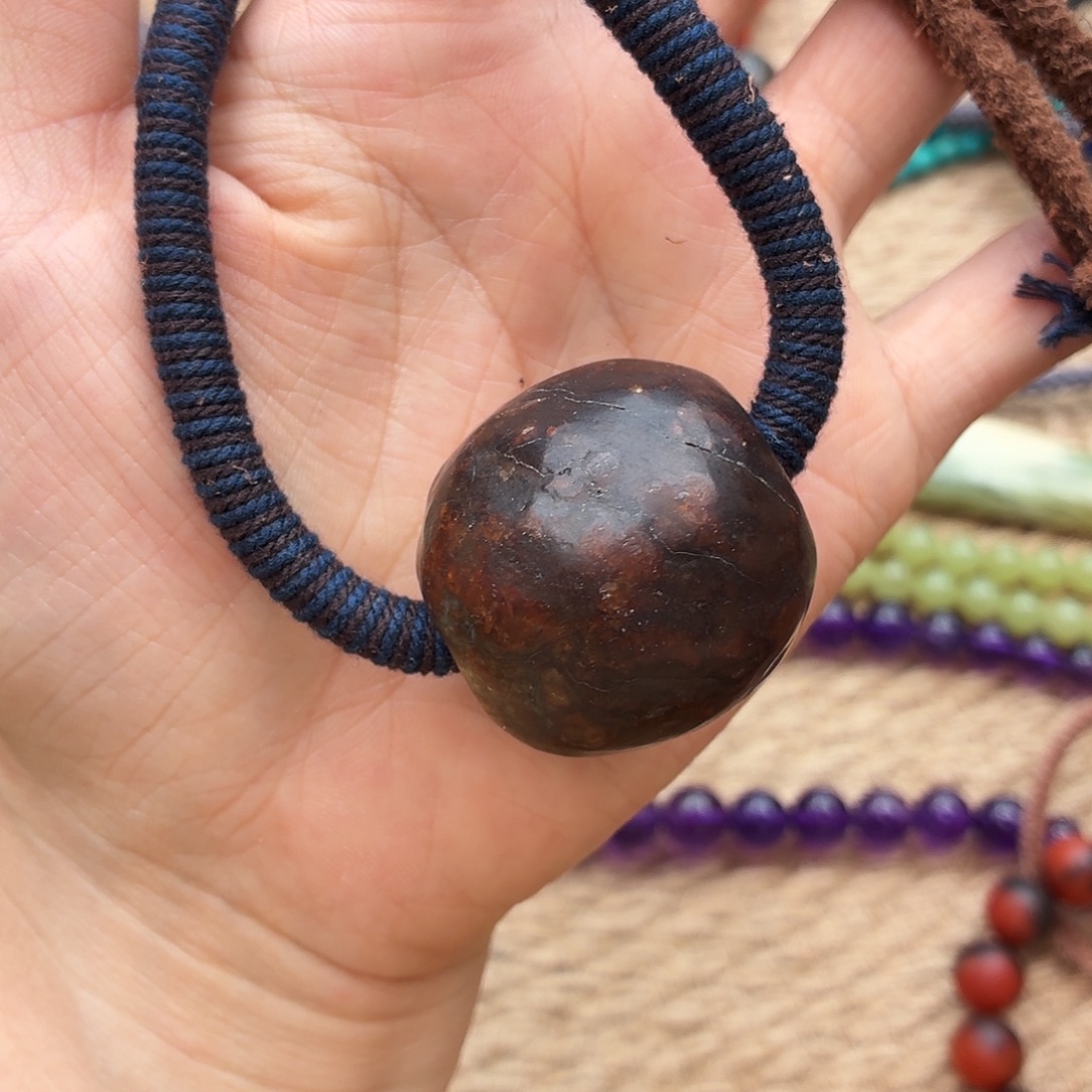 y***e和田玉未镶嵌颈饰