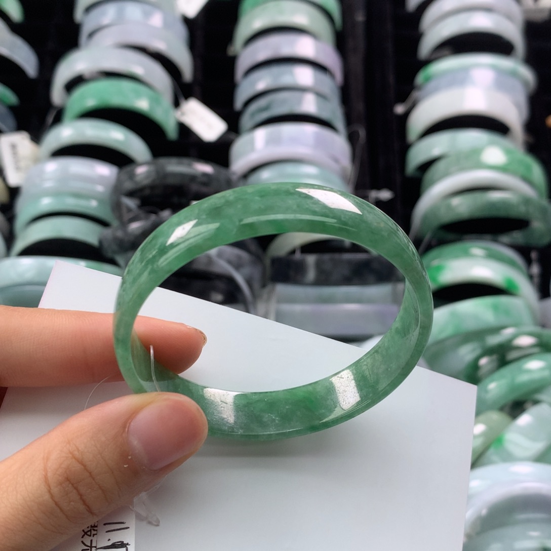 翡翠手镯未镶嵌公主