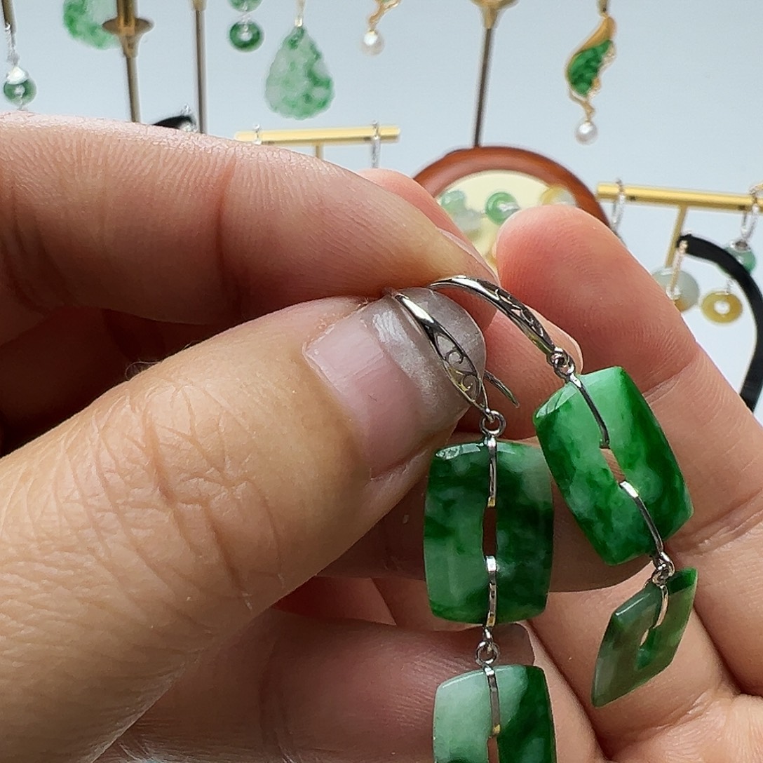 s***y翡翠18K金镶嵌耳饰天然缅甸A货翡翠