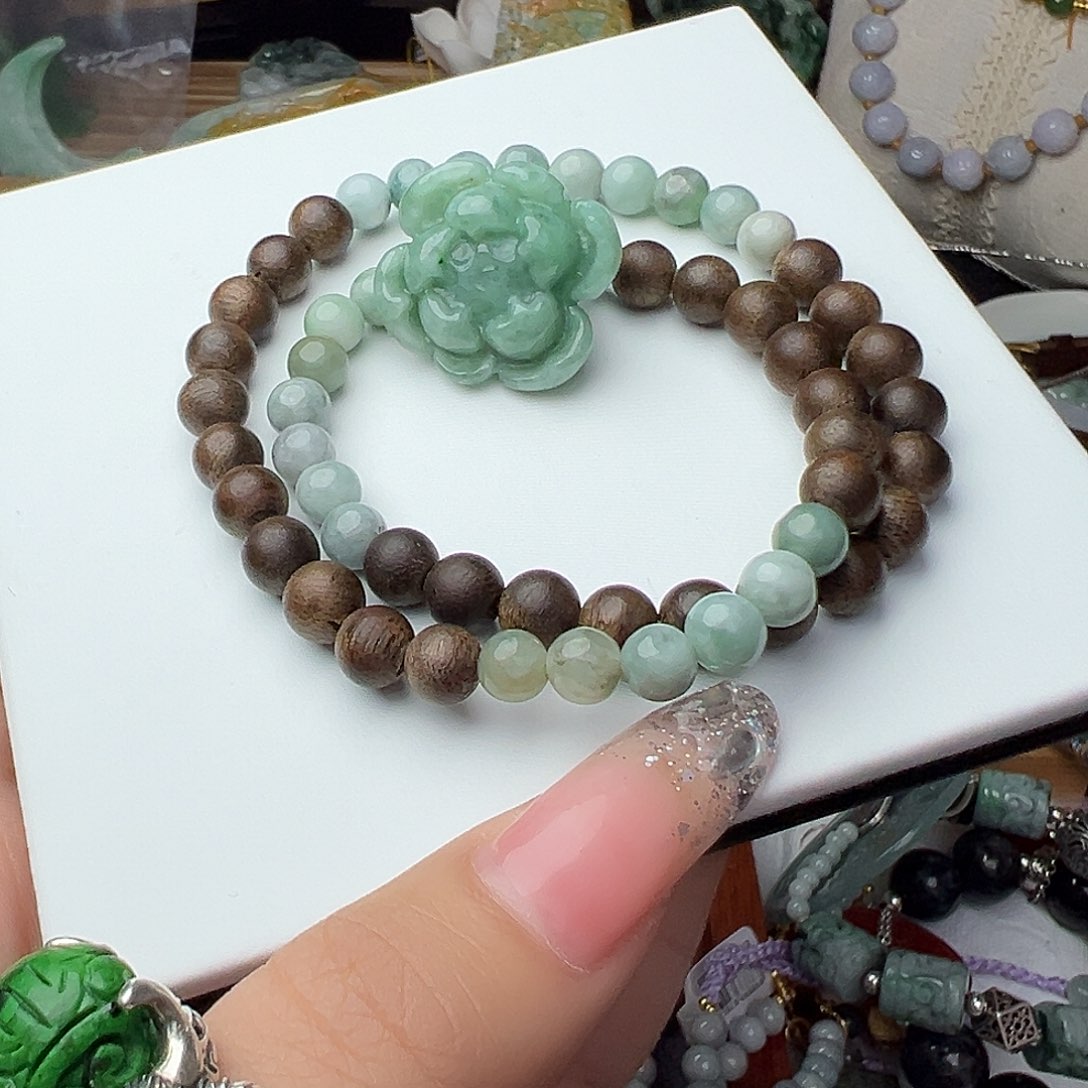 翡翠吊坠(赠链)未镶嵌吊坠