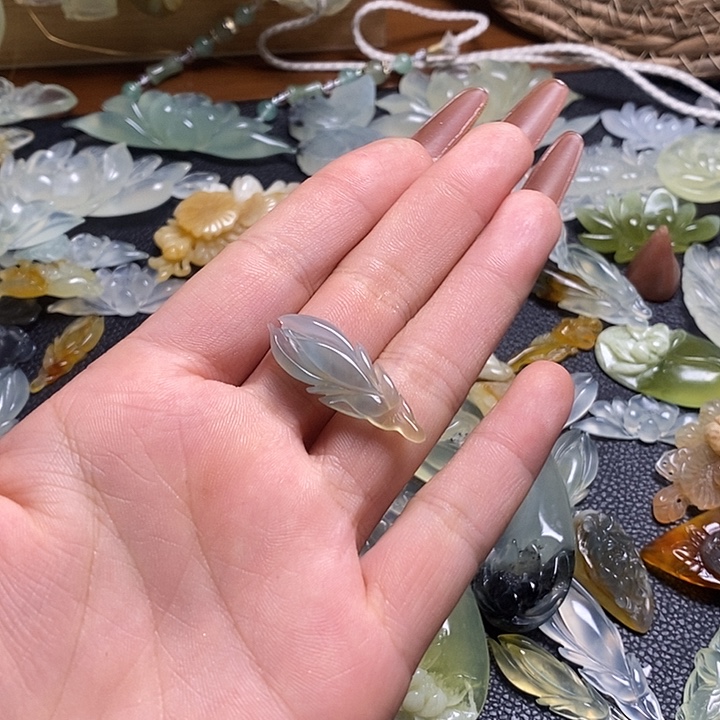 小****蛇纹石玉合金颈饰