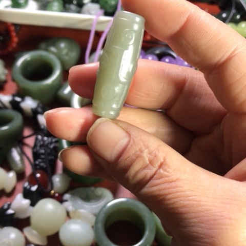 颈饰未镶嵌和田玉（糖玉）伊****e