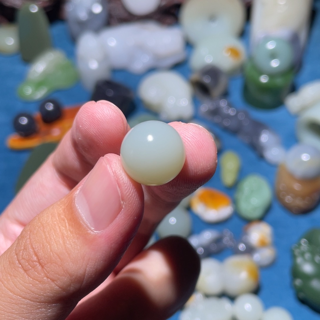 和田玉未镶嵌颈饰Q***F