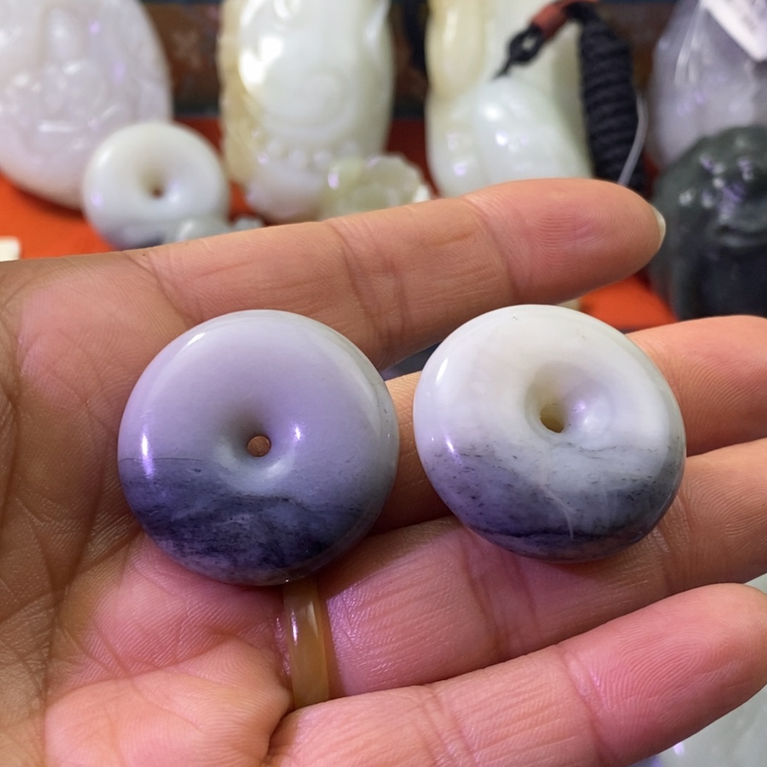 雪***山和田玉未镶嵌颈饰