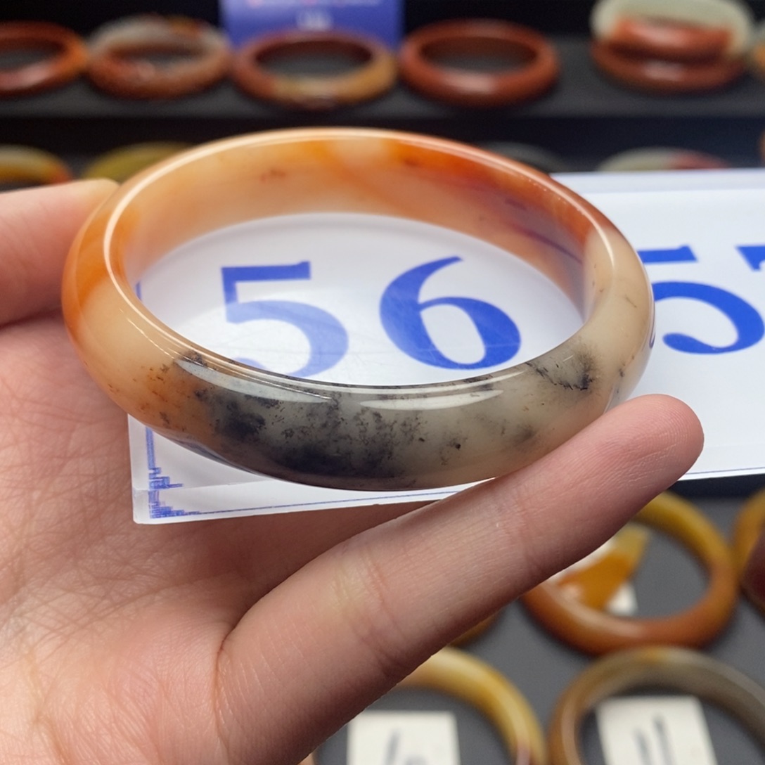 石英质玉（黄龙玉）手镯未镶嵌