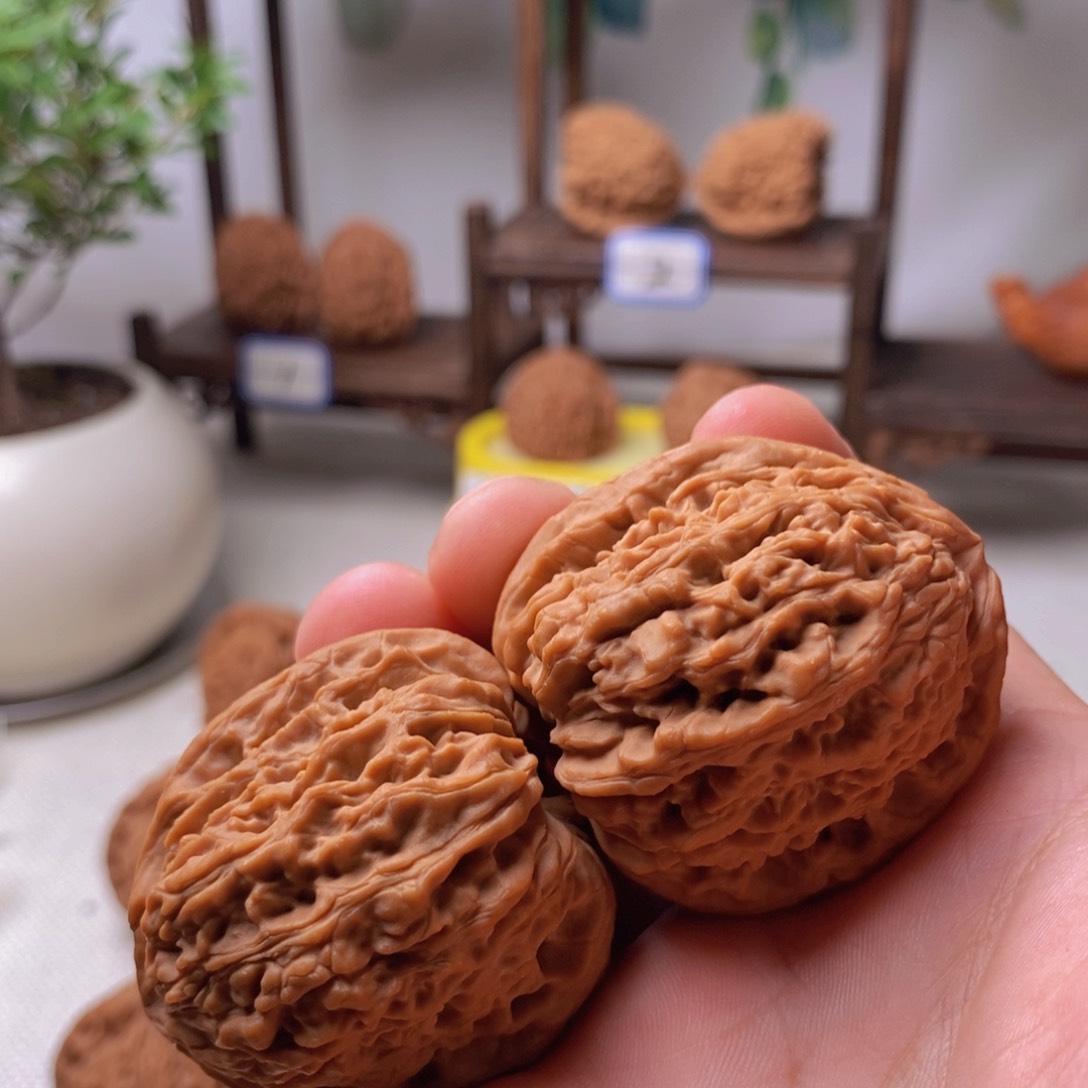 文玩核桃把件奇***实满拉丝凹底