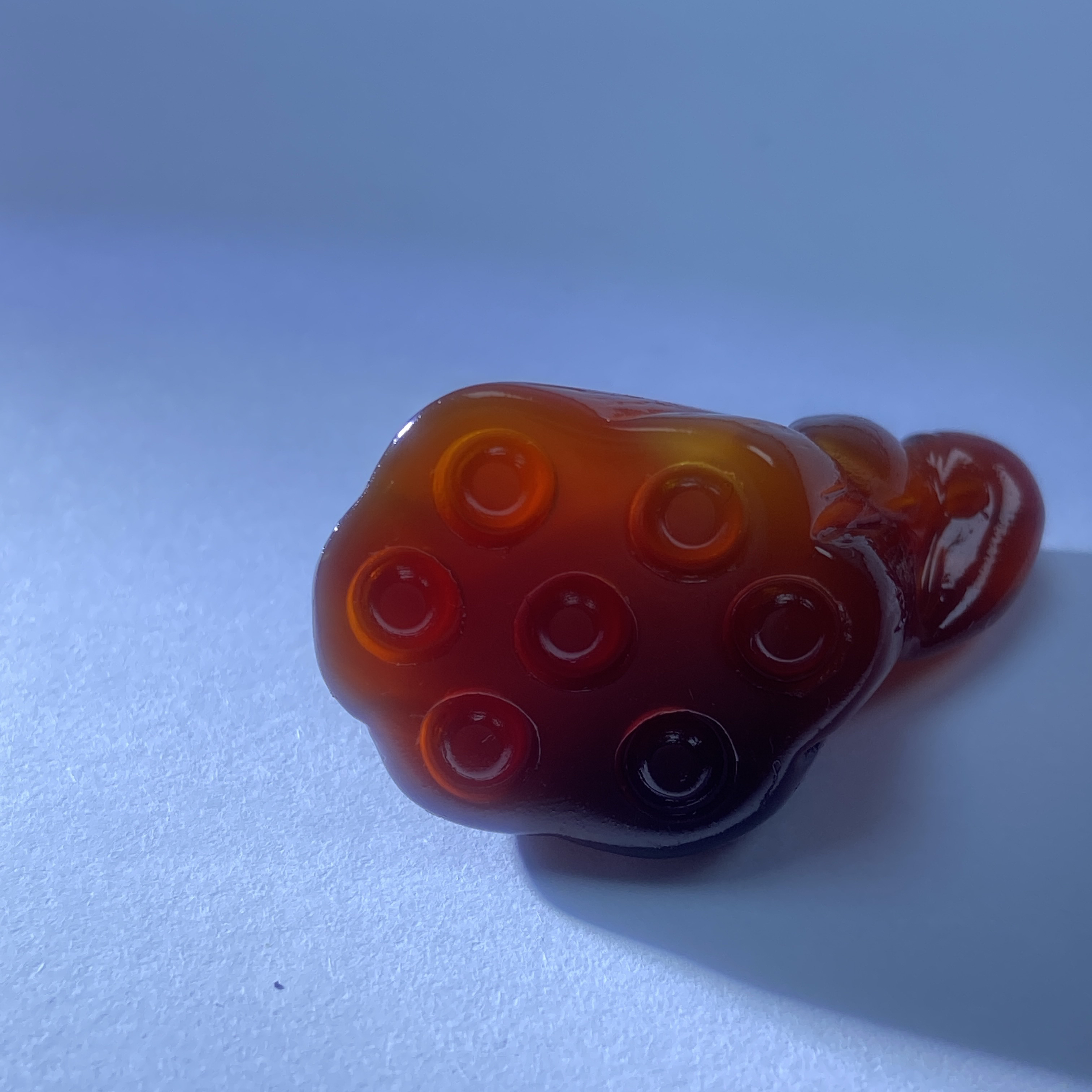 北红天然玛瑙手工雕刻酒红莲蓬吊坠