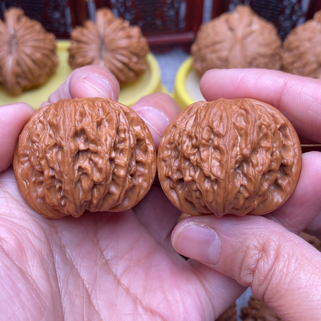 文玩核桃把件一*然山地正磨37尺