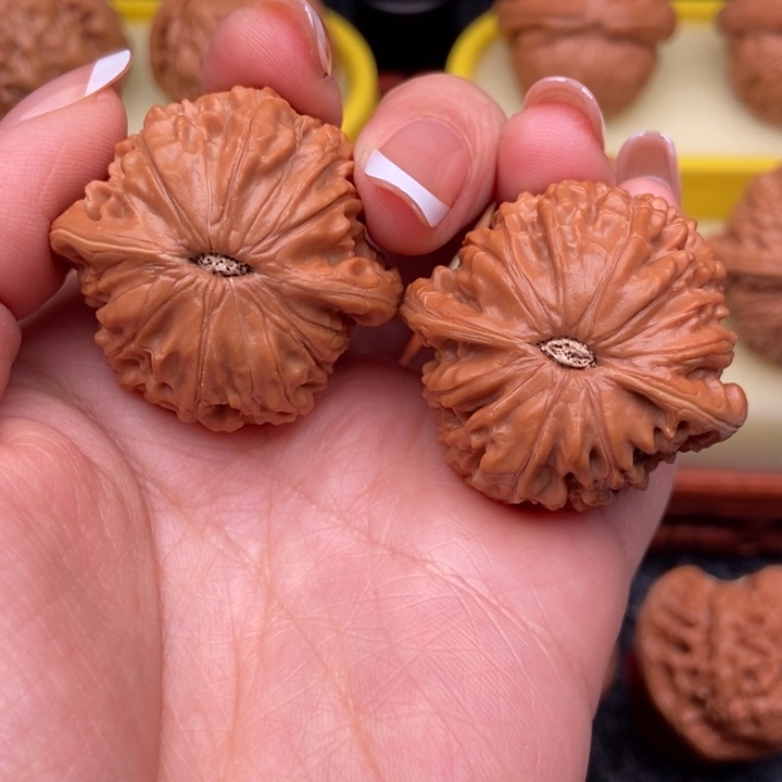 文玩核桃吊坠指****437老树红皮