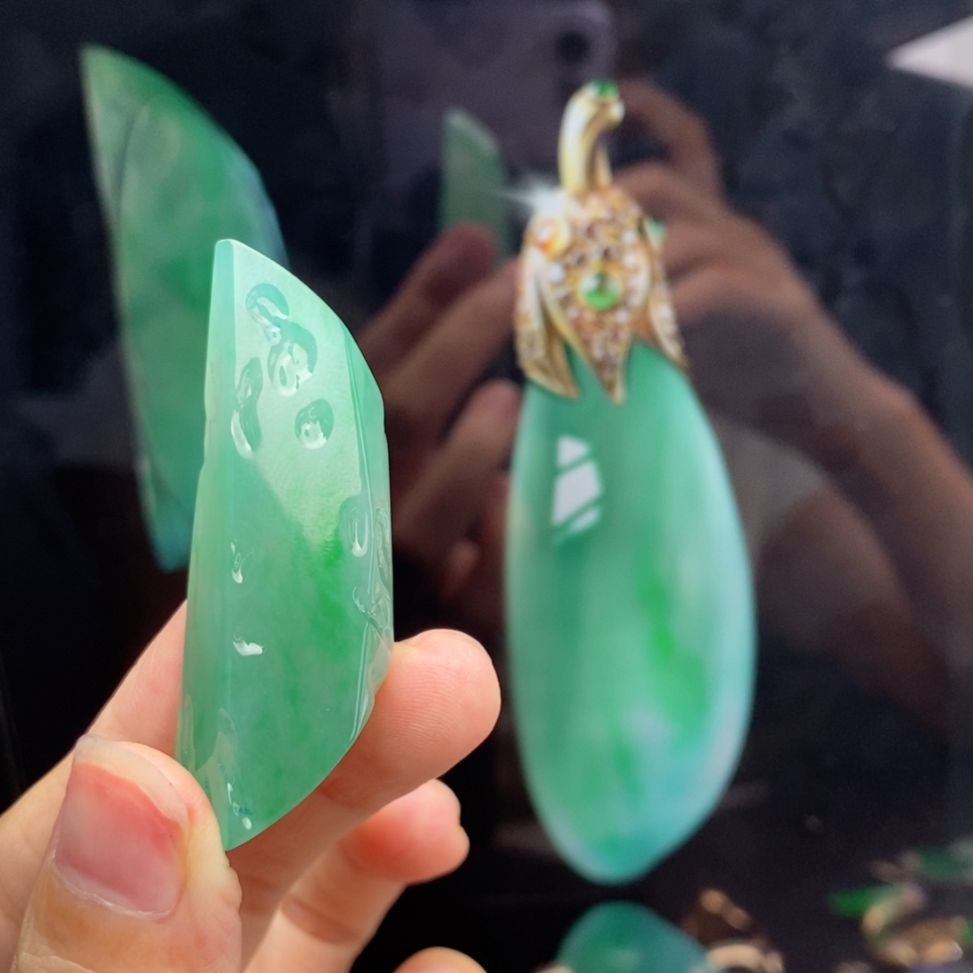 定制翡翠未镶嵌随形福瓜