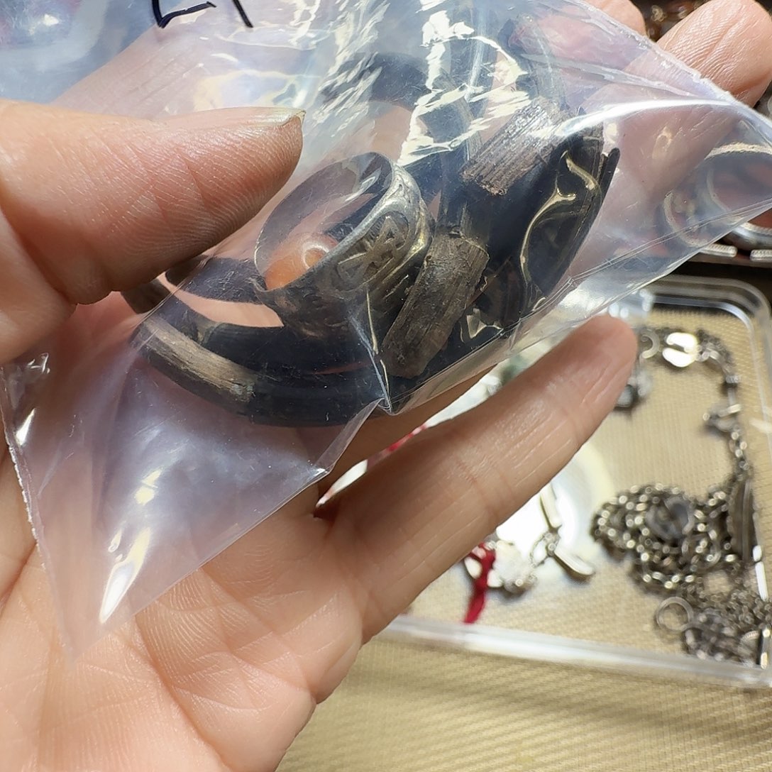 L***Y足银珐琅老银饰品专拍